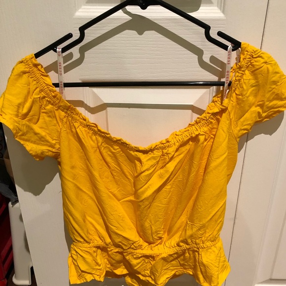Yellow GUESS off the shoulder top - Picture 1 of 1